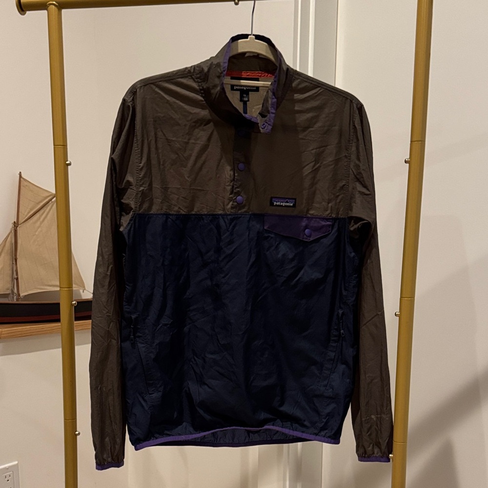 Patagonia Men's Houdini Windbreaker Anorak - Dark Brown and Navy